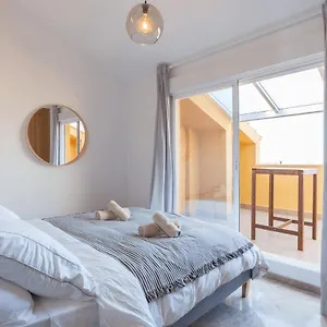 https://sol-increble-tico-en-mlaga-con-piscina-garaje.1costadelsol.com