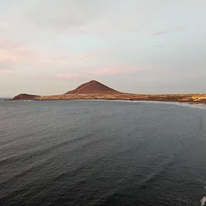 https://residencial-maresia-el-medano.in-canary-islands.com